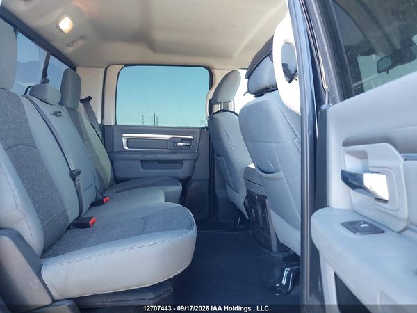 2019 RAM 1500 CLASSIC SLT — I8