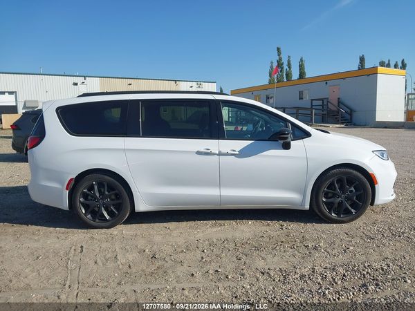 2026 CHRYSLER PACIFICA LIMITED — I13