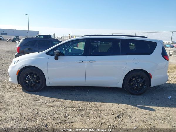 2026 CHRYSLER PACIFICA LIMITED — I14