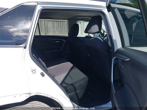 2023 TOYOTA RAV4 XLE — I8