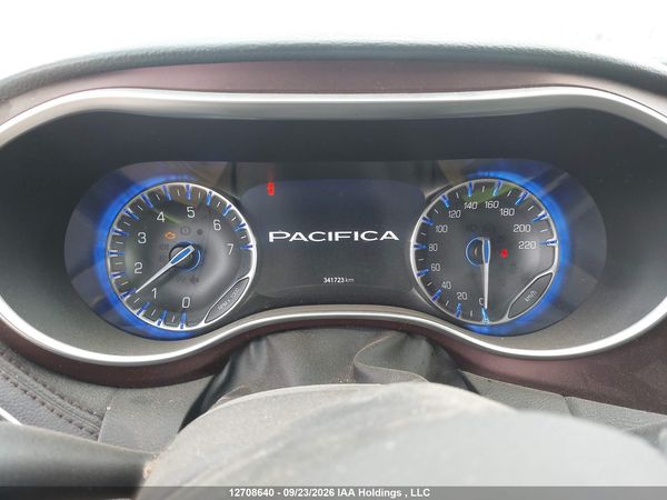 2017 CHRYSLER PACIFICA LIMITED — I7