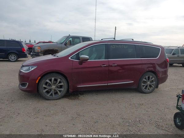 2017 CHRYSLER PACIFICA LIMITED — I14