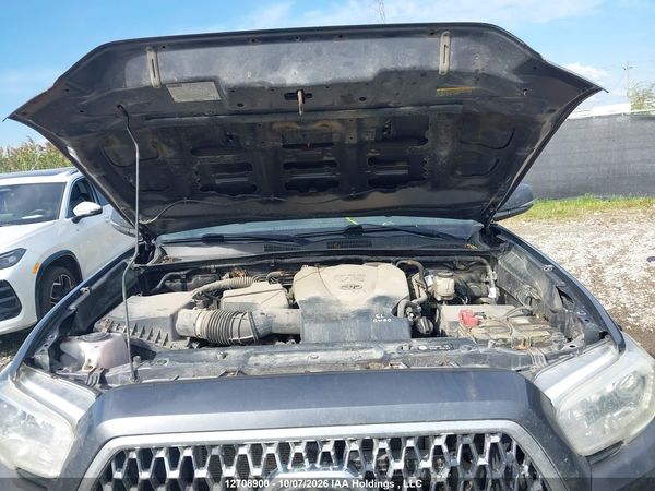 2018 TOYOTA TACOMA — I10