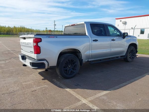 2022 CHEVROLET SILVERADO K1500 Custom — I4