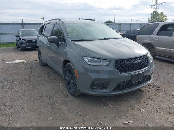 2023 CHRYSLER PACIFICA TOURING L — I1