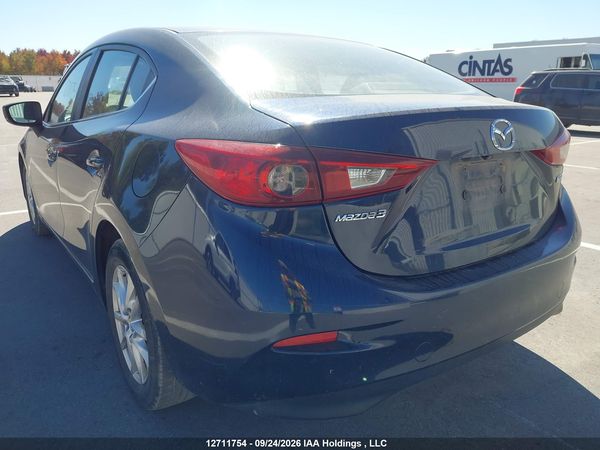 2018 MAZDA MAZDA3 Touring — I3