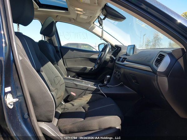 2018 MAZDA MAZDA3 Touring — I5