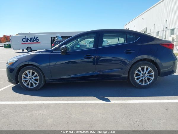 2018 MAZDA MAZDA3 Touring — I14