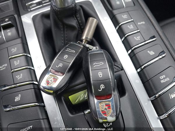 2017 PORSCHE MACAN S — I11