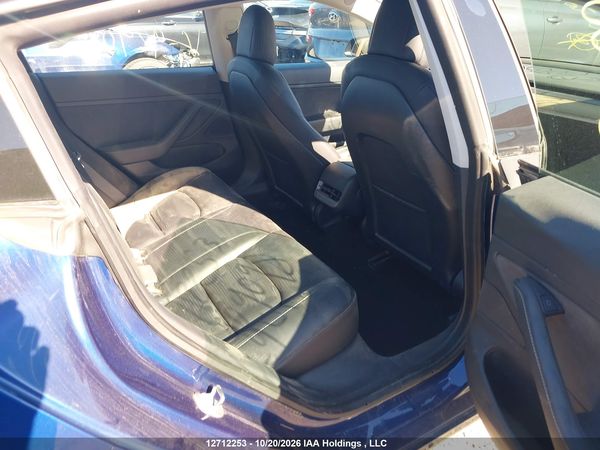 2021 TESLA MODEL 3 — I8