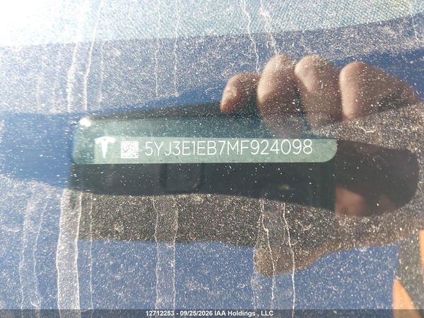 2021 TESLA MODEL 3 — I20