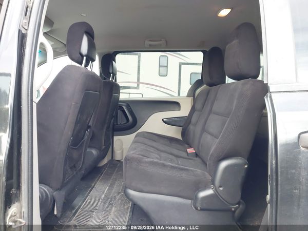2014 DODGE GRAND CARAVAN SE/SXT — I8