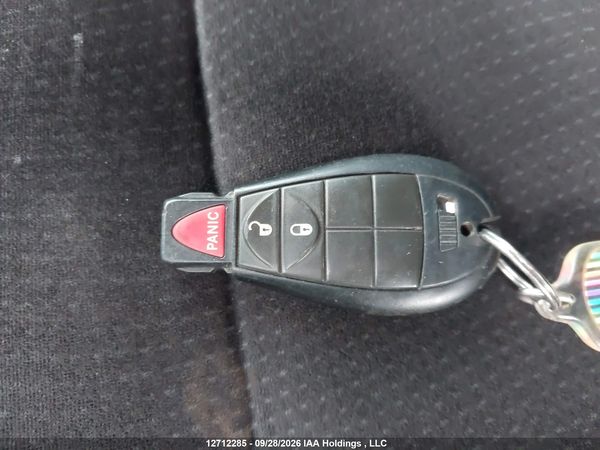 2014 DODGE GRAND CARAVAN SE/SXT — I11
