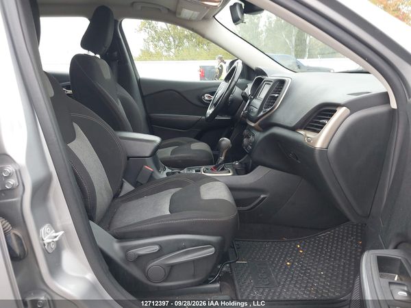 2016 JEEP CHEROKEE SPORT — I5