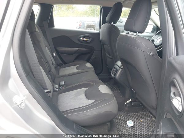 2016 JEEP CHEROKEE SPORT — I8