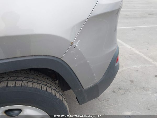 2016 JEEP CHEROKEE SPORT — I21
