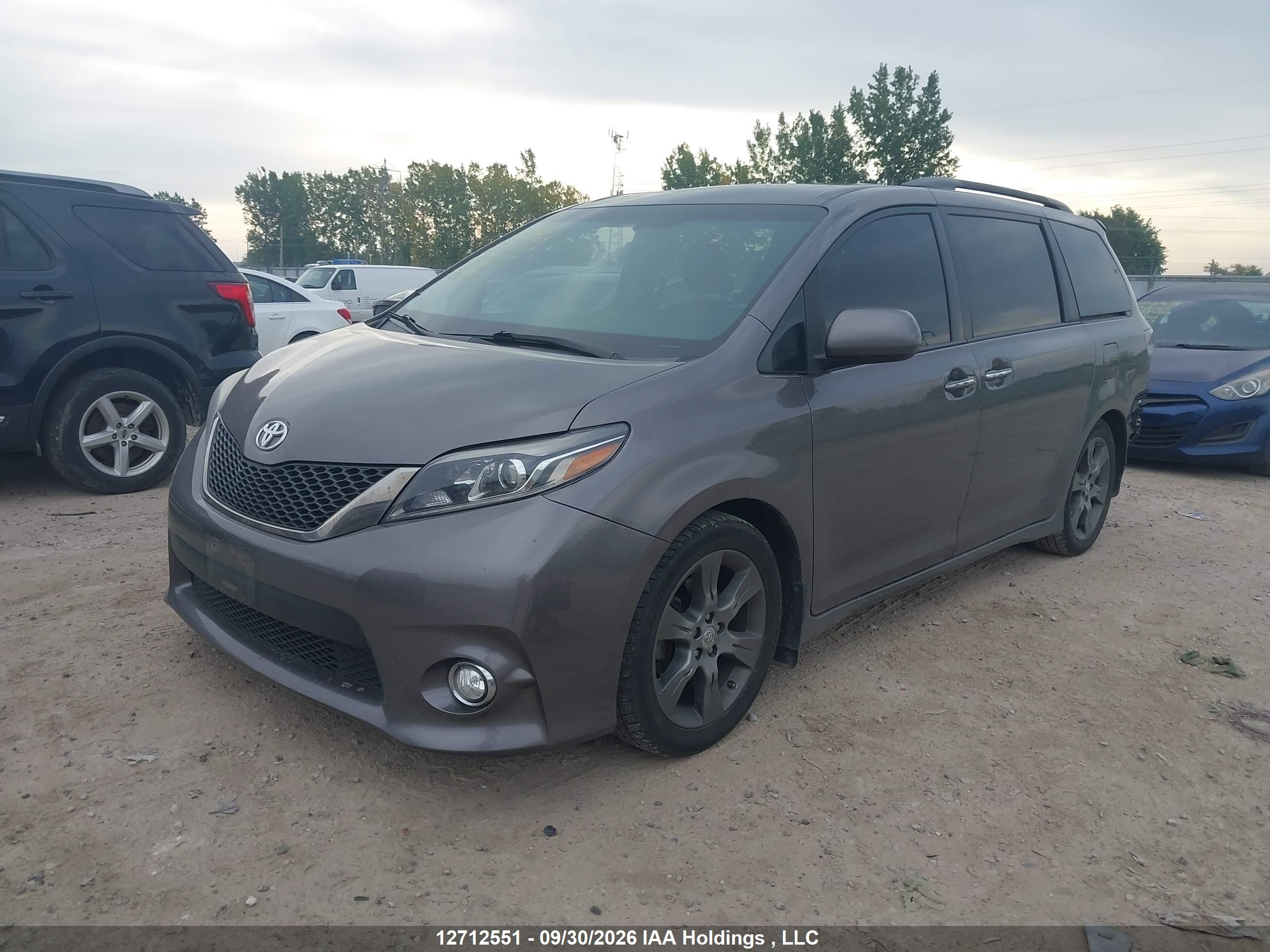 2016 TOYOTA SIENNA — I2