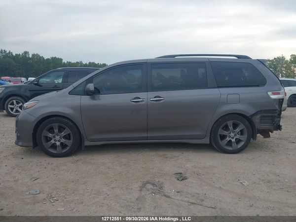 2016 TOYOTA SIENNA — I15