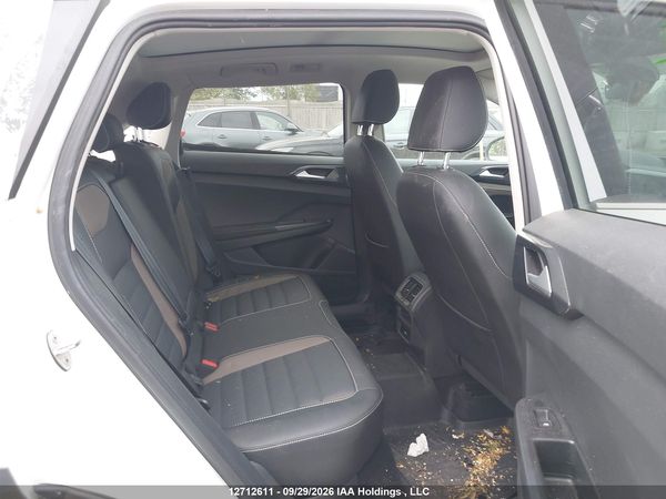 2024 VOLKSWAGEN TAOS 4Motion SEL — I8