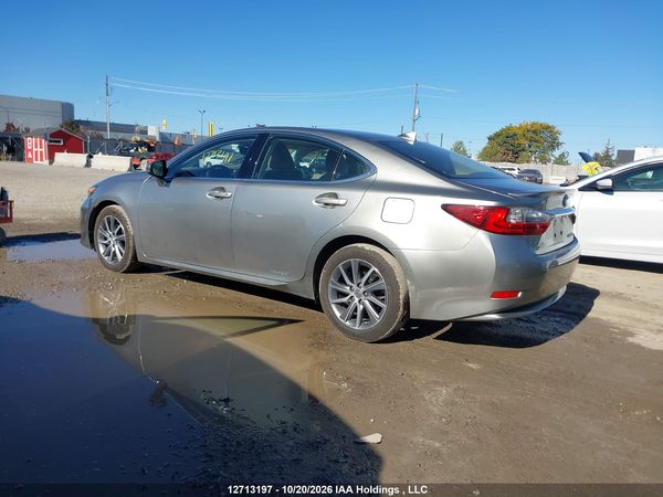 2016 LEXUS ES 300H — I3