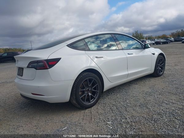 2021 TESLA MODEL 3 — I4