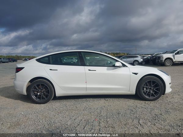 2021 TESLA MODEL 3 — I14