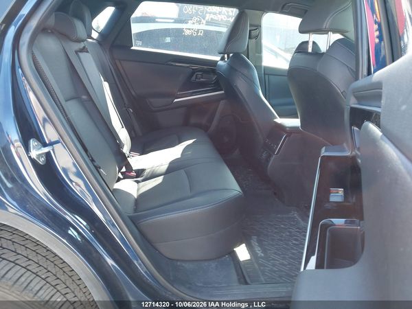 2025 TOYOTA BZ4X XLE — I8