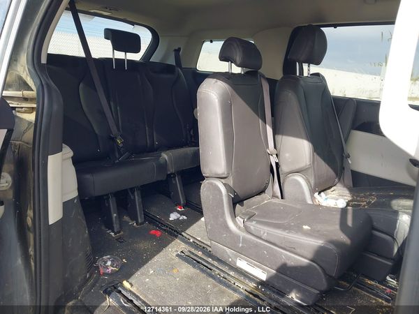 2024 KIA CARNIVAL EX — I8
