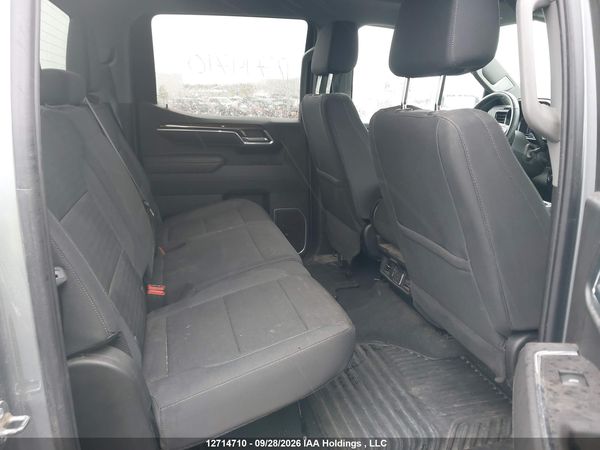 2025 CHEVROLET SILVERADO K1500 LT — I8