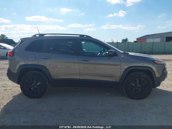 2016 JEEP CHEROKEE TRAILHAWK — I13