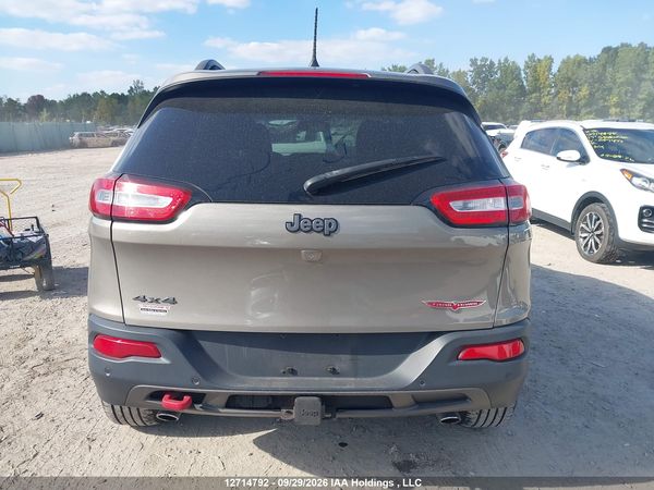 2016 JEEP CHEROKEE TRAILHAWK — I16