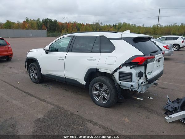 2024 TOYOTA RAV4 XLE — I3