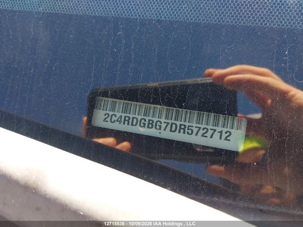 2013 DODGE GRAND CARAVAN SE/SXT — I17