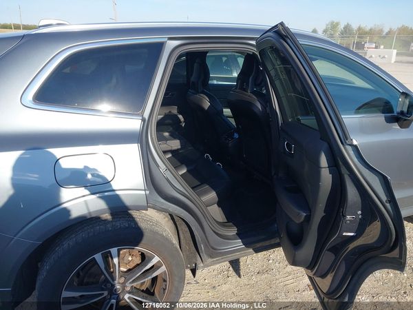 2018 VOLVO XC60 T6/MOMENTUM — I8