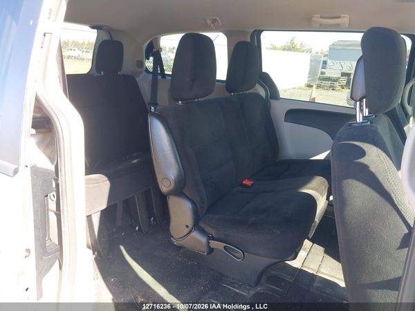 2015 DODGE GRAND CARAVAN SE — I8