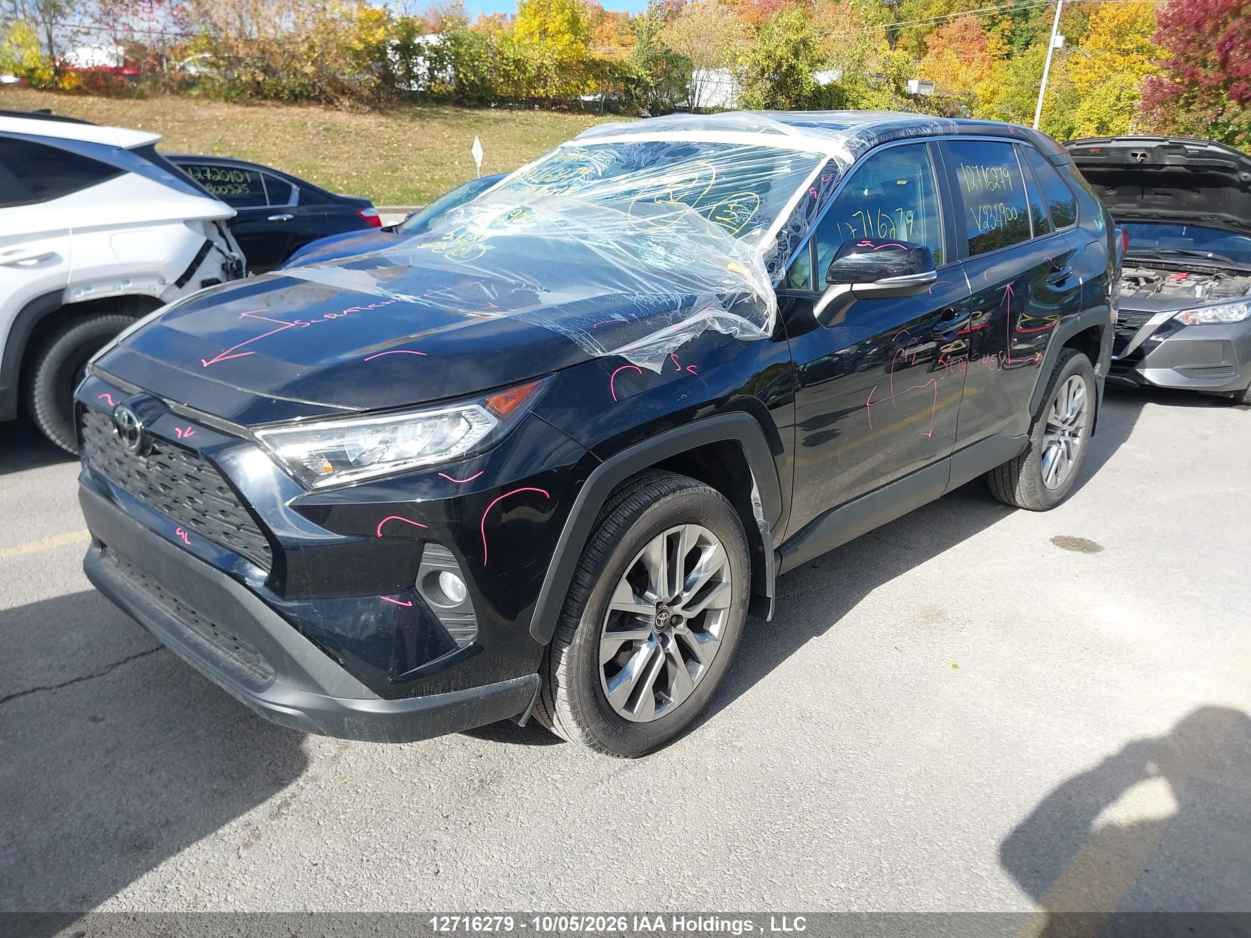 2021 TOYOTA RAV4 XLE — I2