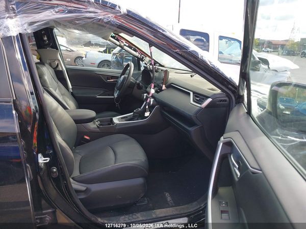 2021 TOYOTA RAV4 XLE — I5