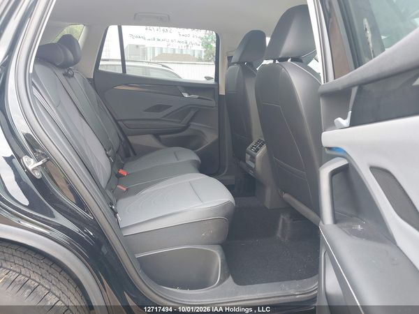 2025 VOLKSWAGEN TIGUAN 4Motion SE — I8