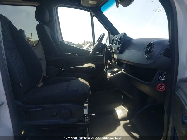 2022 MERCEDES-BENZ SPRINTER 2500 907 (VS30) — I5