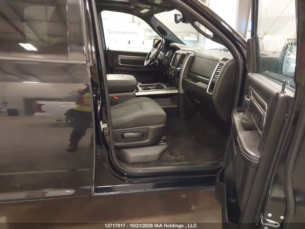 2023 RAM 1500 CLASSIC SLT — I5