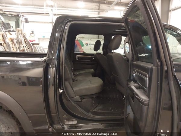 2023 RAM 1500 CLASSIC SLT — I8