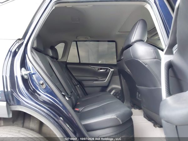 2023 TOYOTA RAV4 XLE — I8