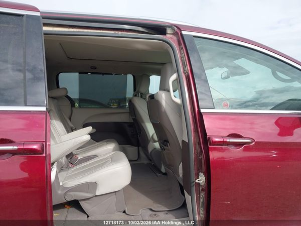 2021 CHRYSLER PACIFICA TOURING-L PLUS AWD — I8