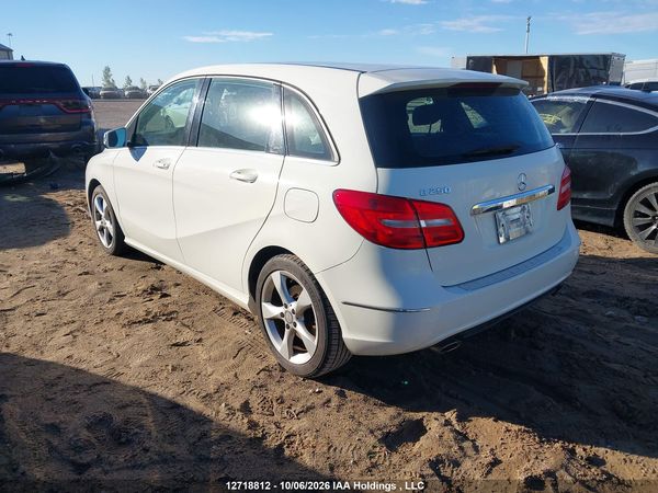 2013 MERCEDES-BENZ B250 — I3