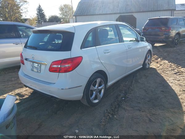 2013 MERCEDES-BENZ B250 — I4