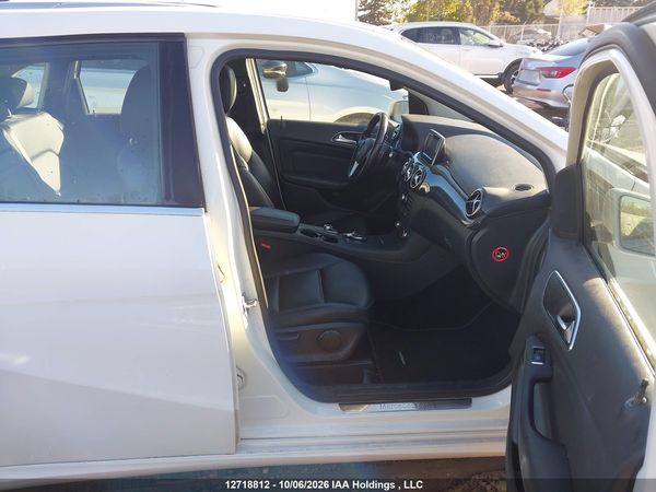 2013 MERCEDES-BENZ B250 — I5