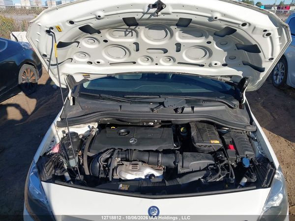 2013 MERCEDES-BENZ B250 — I10