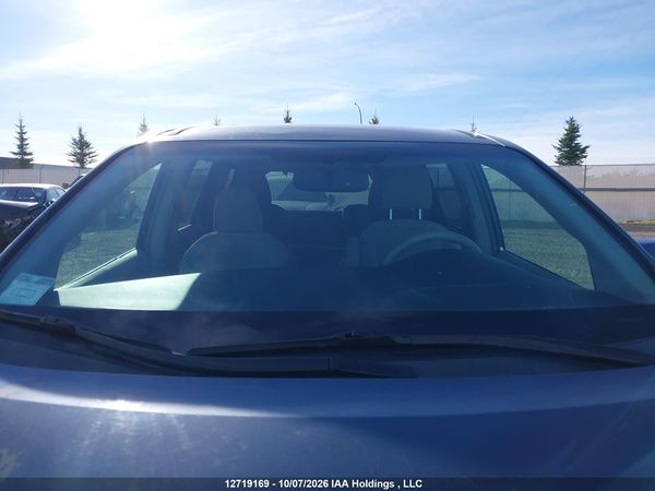 2014 TOYOTA SIENNA LE — I18