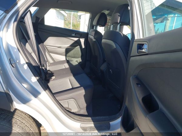 2018 HYUNDAI TUCSON BASE 2.0L — I8