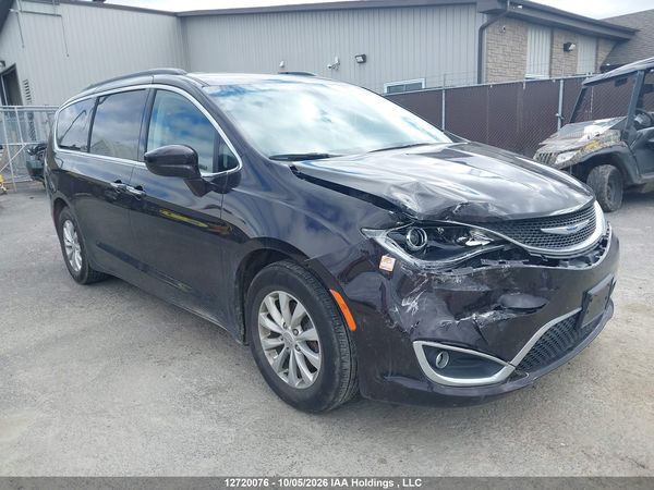 2018 CHRYSLER PACIFICA TOURING — I1